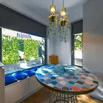 Designer In The Center