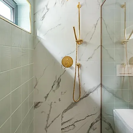 Apartman Designer In The Center