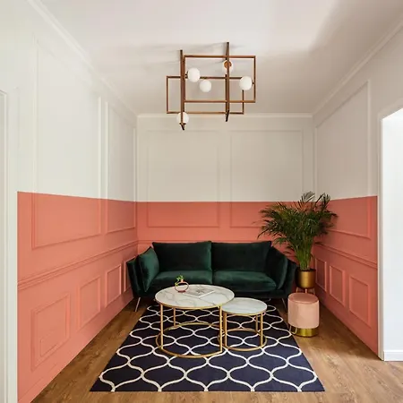 Apartment Designer In The Center *