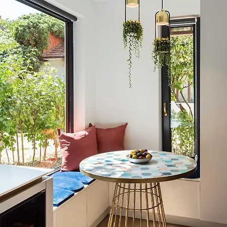 Designer In The Center Κλουζ-Ναπόκα