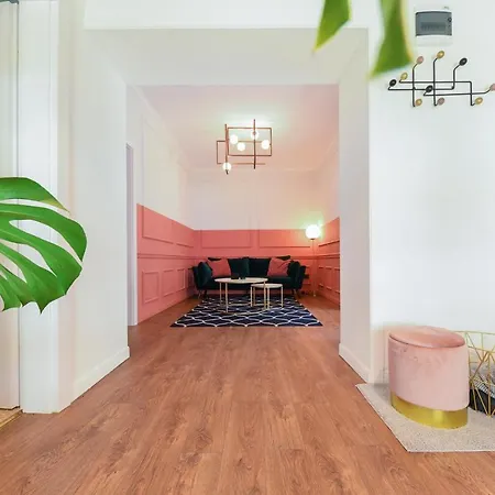 Designer In The Center