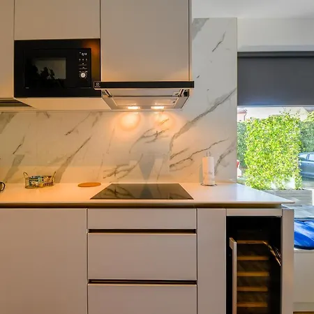 Apartman Designer In The Center