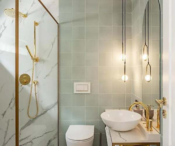 Designer In The Center *